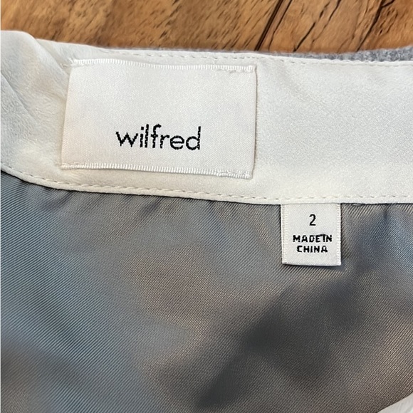 Aritzia wilfred skirt - Picture 3 of 3